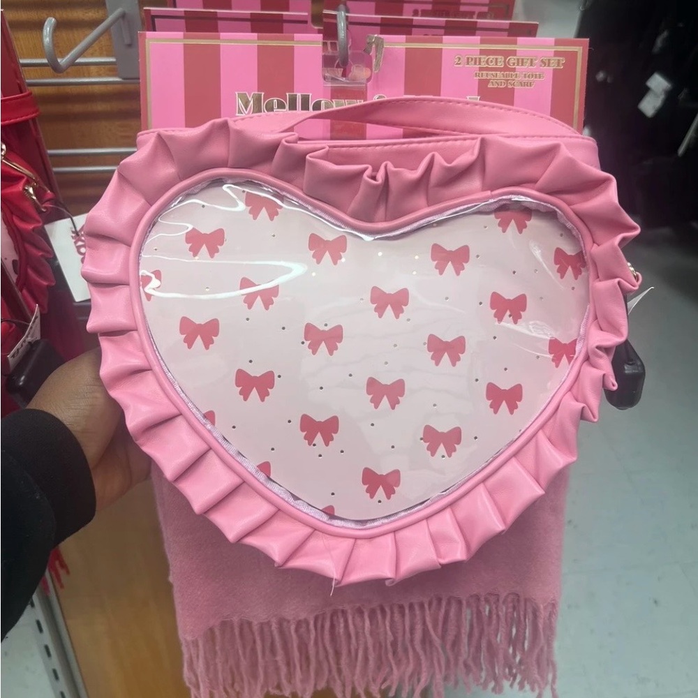 Pink Heart-Shaped Scarf Set